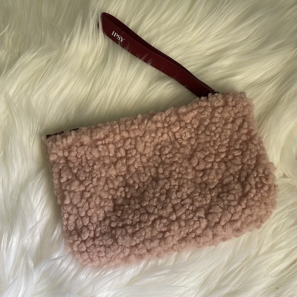Ipsy Bag - Pink Shag Carpet - Picture 5 of 5